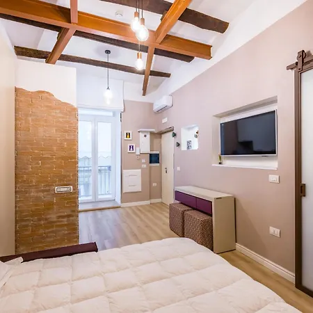 Toledo Warm Renovated Studio-3
